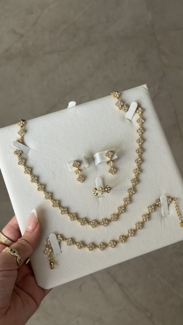 Parure pinterest blanche 4P🤍