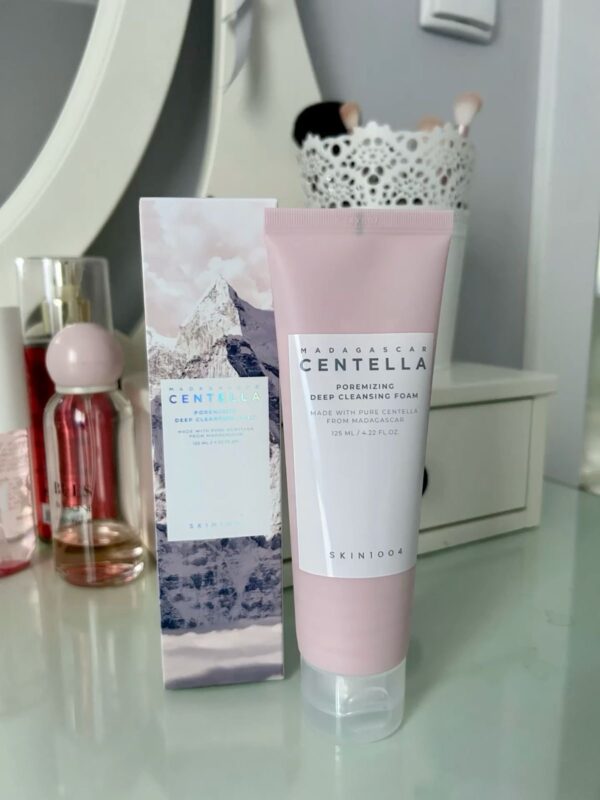 MADAGASCAR CENTELLA
POREMIZING DEEP
CLEANSING FOAM 125ML