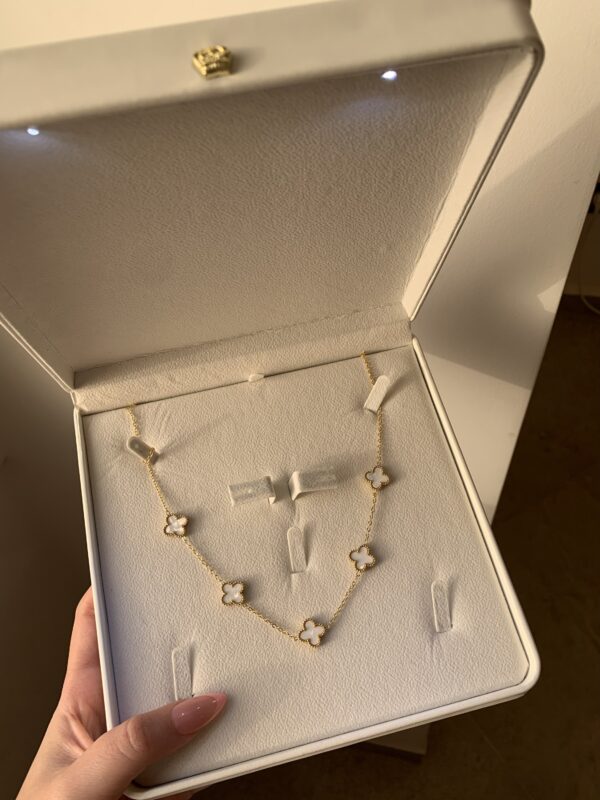 Collier Van cleef blanc ✨