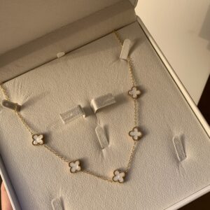 Collier Van cleef blanc ✨