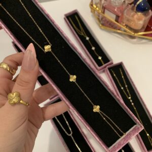 Chaine de main Van Cleef ✨