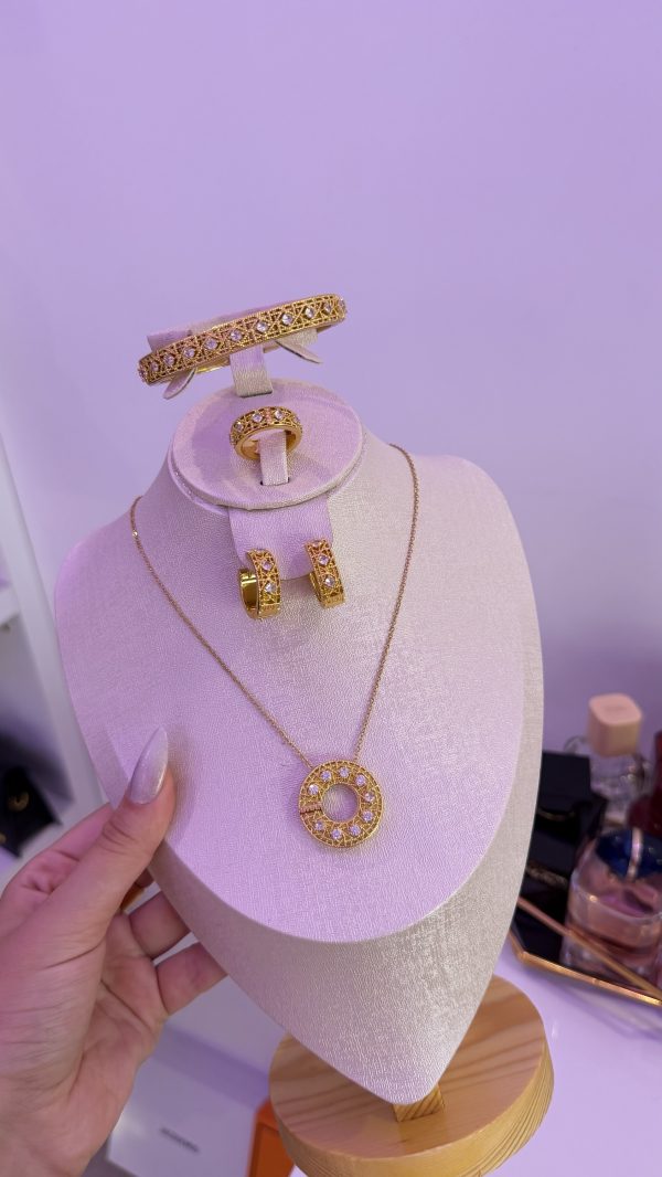 Parure dior perlé 4 piéces ✨