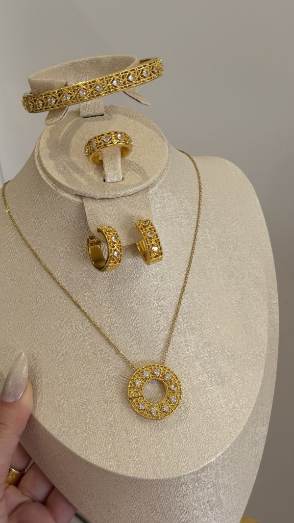 Parure dior perlé 4 piéces ✨