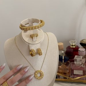 Parure dior perlé 4 piéces ✨