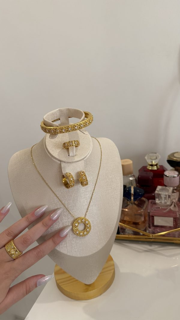 Parure dior perlé 4 piéces ✨