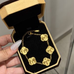Gourmette Van cleef doré copie or✨
