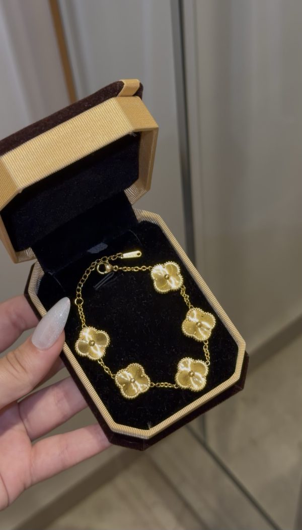 Gourmette Van cleef doré copie or✨