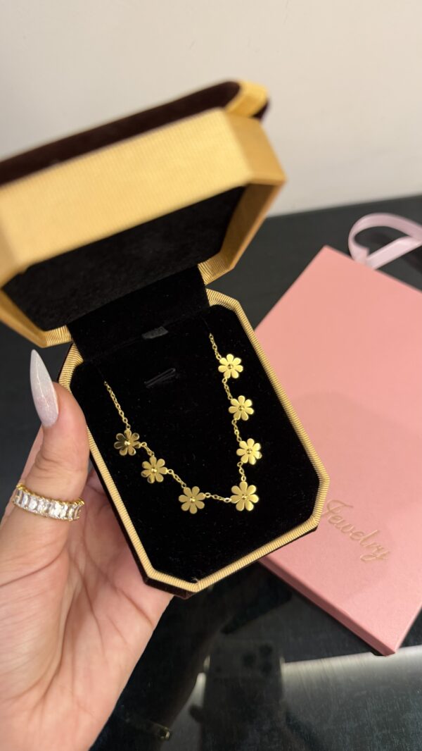 Collier flower 🌼